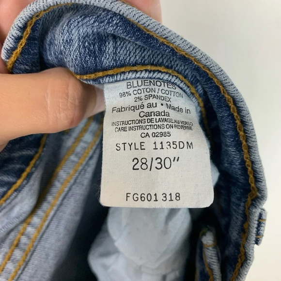 VTG Low Rise Flare Jeans Hip Hugger Stretch Size 28 Bluenotes  Canada Y2K Boho - Picture 4 of 10